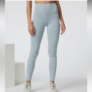 NWT! ✨Vuori Chilled Out Legging✨.Size X-Small. Color Chalk Blue.